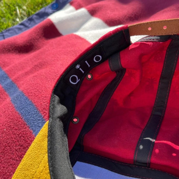 Qilo tactical monogram pineapple 5 panel red Hat w/ suede bill - Picture 4 of 4